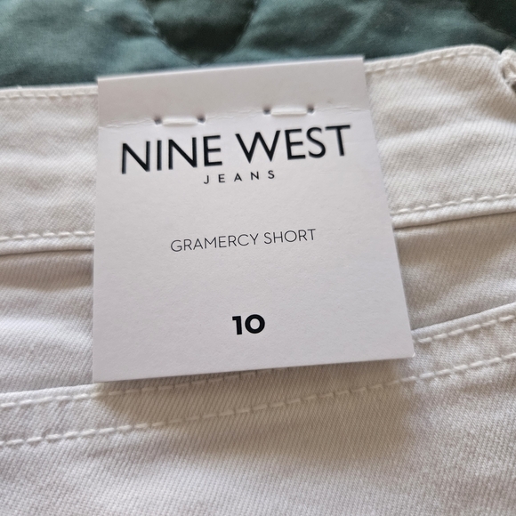 Nine West White Gramercy Shorts - Picture 2 of 7